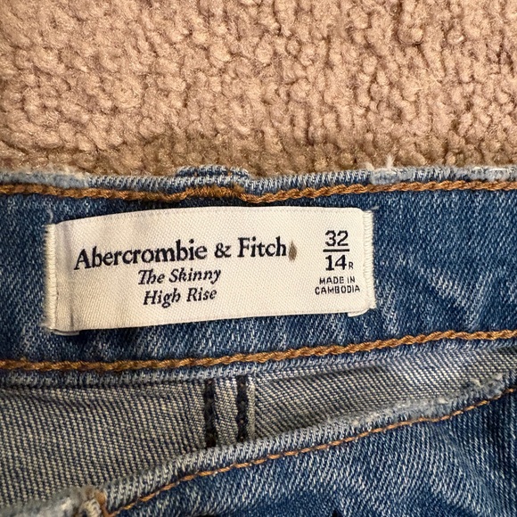Abercrombie & Fitch High Rise Skinny Jeans size 32/14 reg - Picture 4 of 4